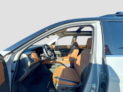 Used 2025 Nissan Pathfinder Platinum w/ Cargo Package image 20