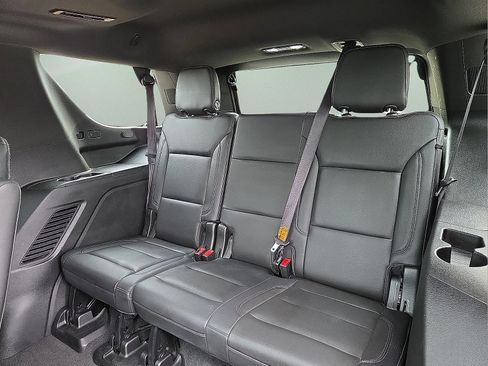 Used 2021 Chevrolet Tahoe Z71 w/ Z71 Signature Package AWD/4WD image 10