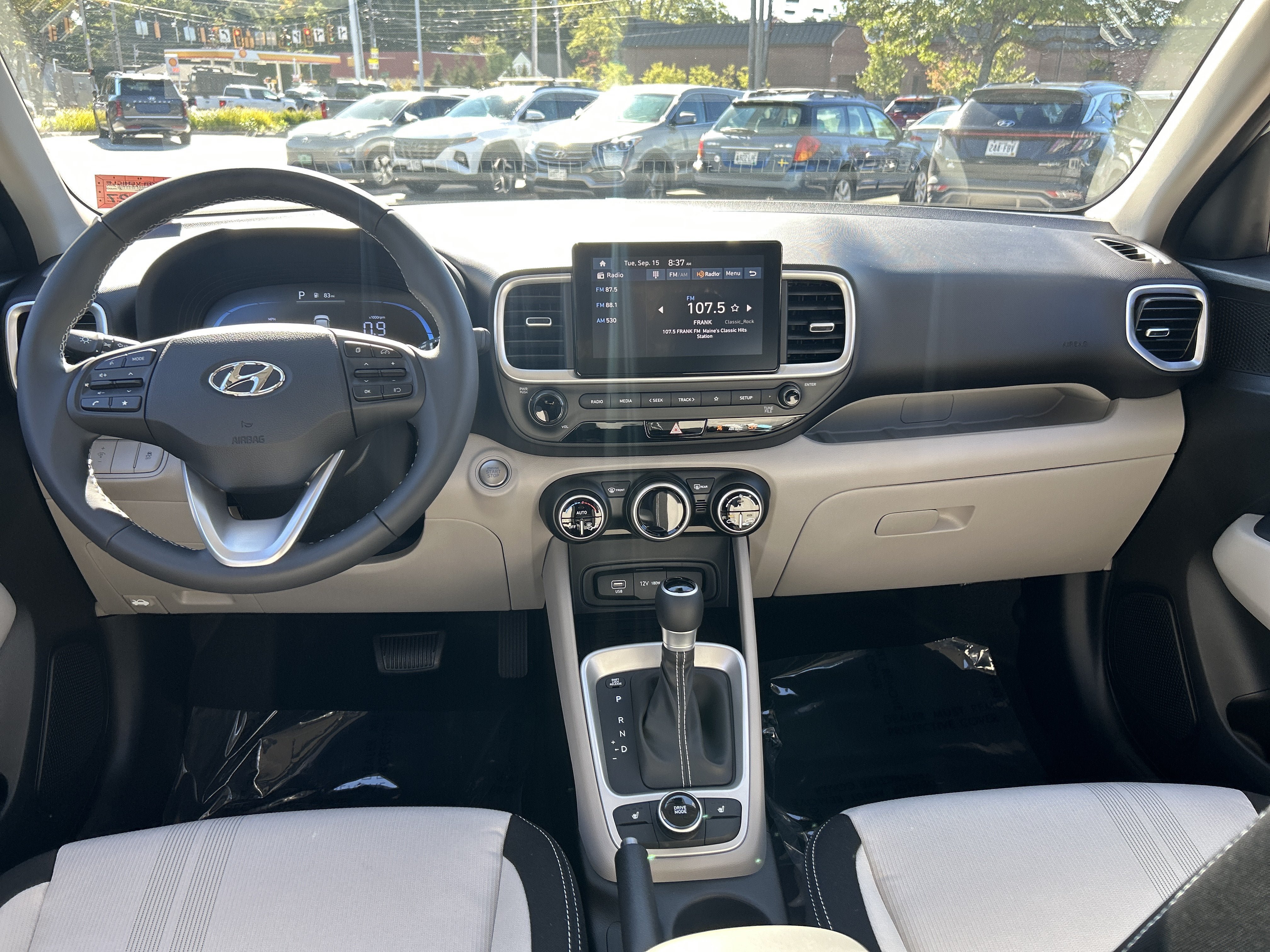 New 2026 Hyundai Venue SEL FWD image 3