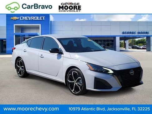 Used 2024 Nissan Altima 2.5 SR FWD image 1