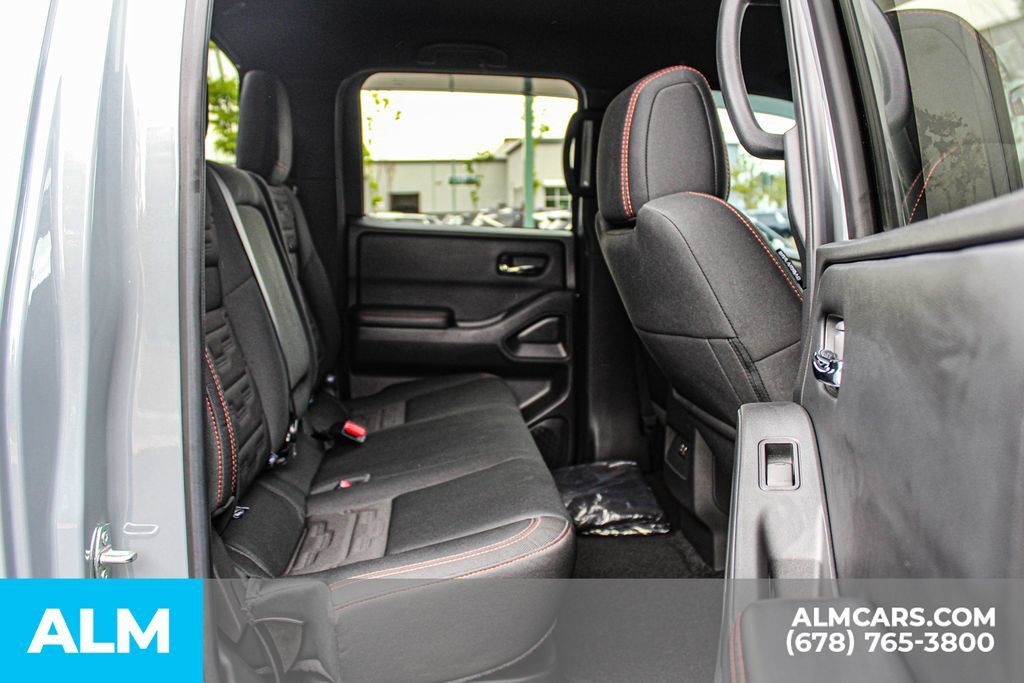 Used 2025 Nissan Frontier PRO-4X AWD/4WD image 20
