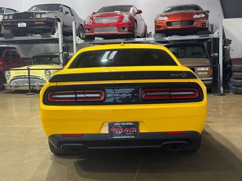 Used 2017 Dodge Challenger SRT Hellcat RWD image 37