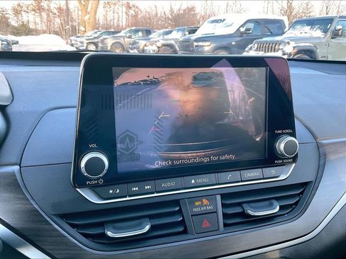 Used 2023 Nissan Altima 2.5 SV image 18