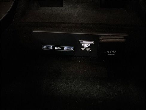 Used 2020 Land Rover Range Rover Velar R-Dynamic S image 36