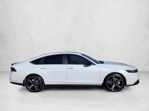 Used 2024 Honda Accord Sport image 4