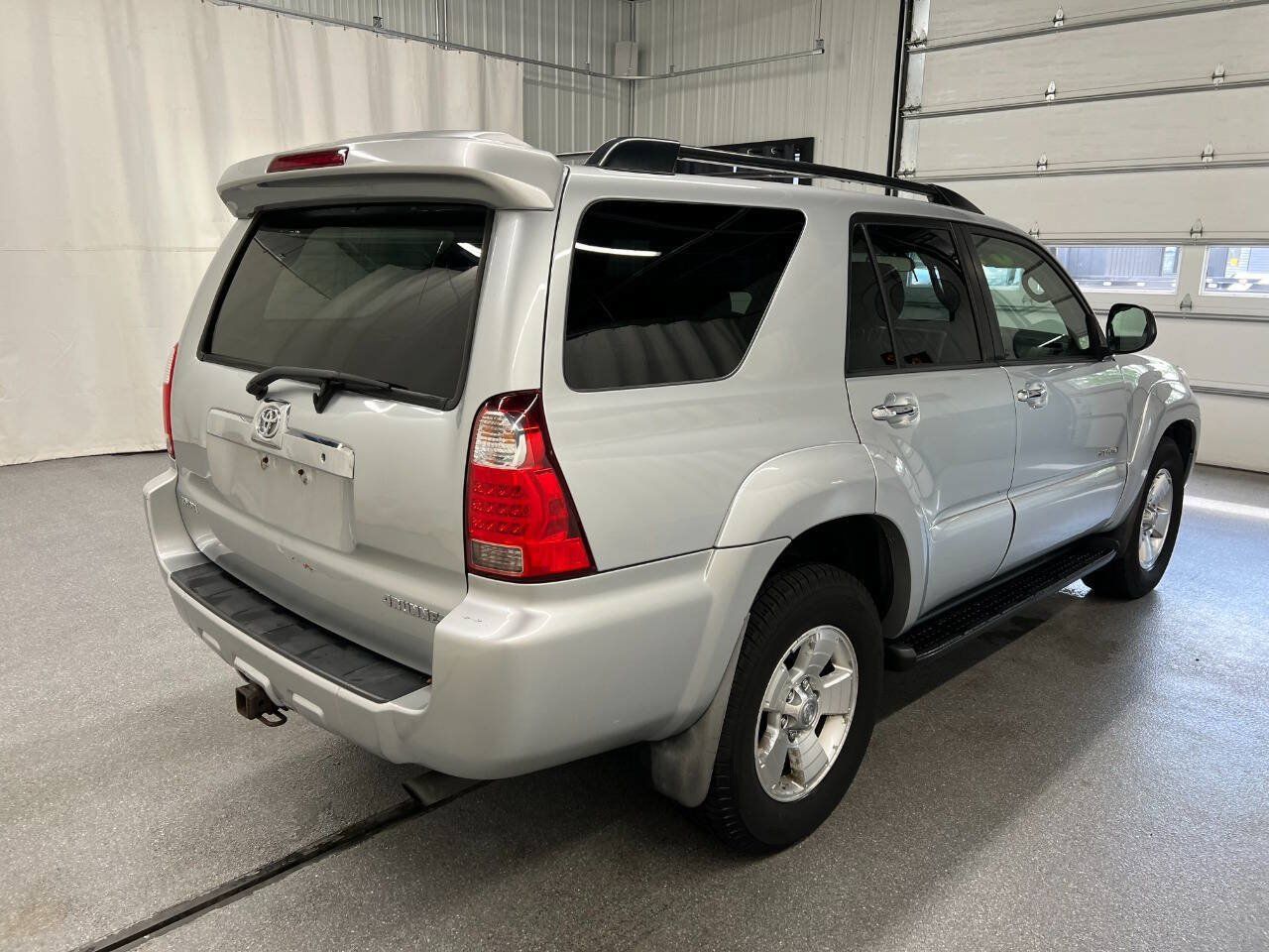 Used 2008 Toyota 4Runner SR5 w/ SR5 Extra Value Pkg 1 AWD/4WD image 4