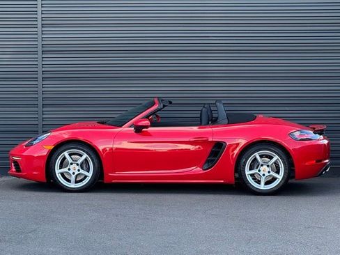 Used 2022 Porsche 718 Boxster RWD image 2