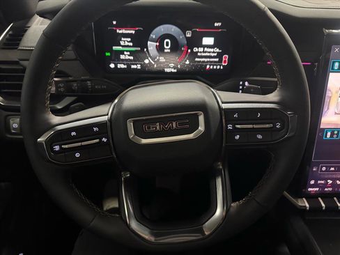 Used 2024 GMC Acadia AT4 w/ Luxury Package image 24