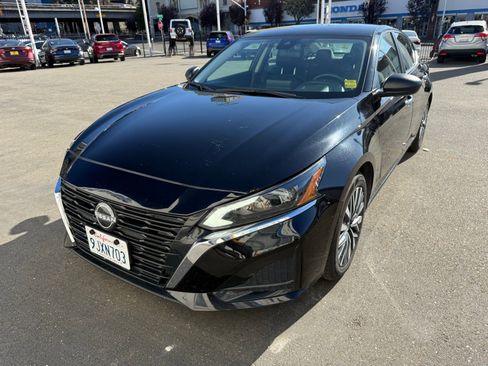 Used 2024 Nissan Altima 2.5 SV image 21
