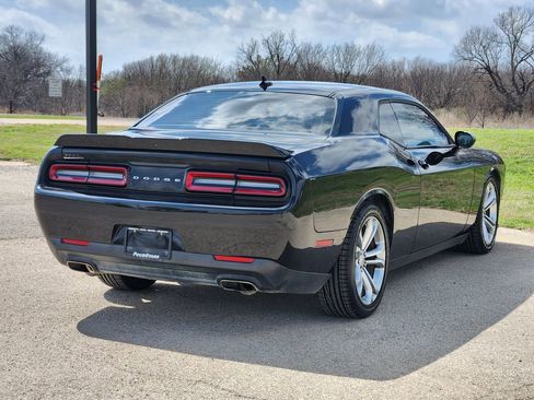 Used 2022 Dodge Challenger GT w/ Plus Package image 7