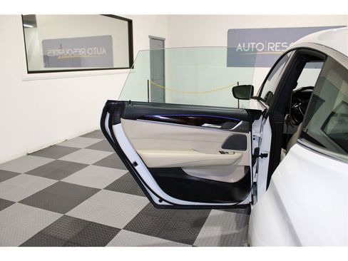 Used 2018 BMW 640i Gran Turismo xDrive w/ M Sport Package image 13