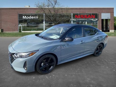 New 2025 Nissan Sentra SR image 1