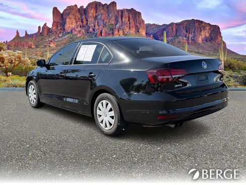 Used 2016 Volkswagen Jetta S image 4
