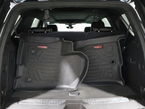 Used 2021 Chevrolet Tahoe Premier w/ Premium Package image 19