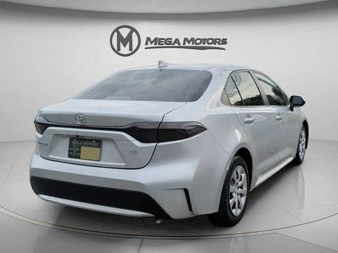 Used 2021 Toyota Corolla LE FWD image 7