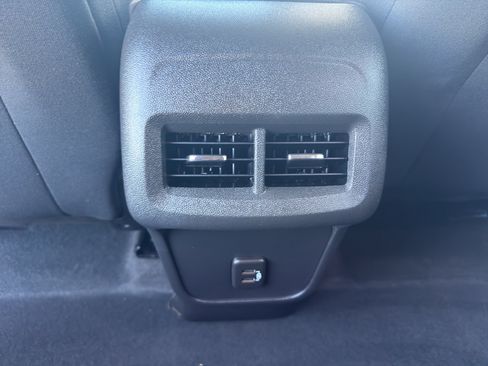 Certified 2023 Chevrolet Equinox LT AWD/4WD image 31