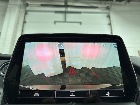 Used 2024 Chevrolet Blazer Premier w/ Enhanced Convenience Package image 25