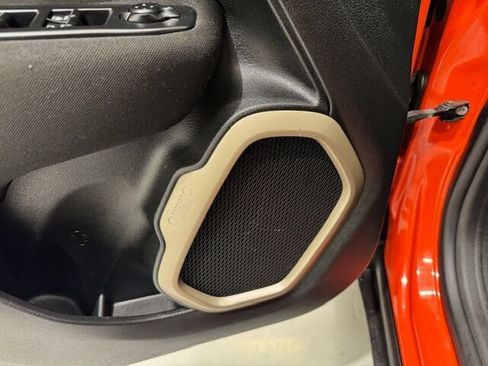 Used 2017 Jeep Renegade Latitude image 12