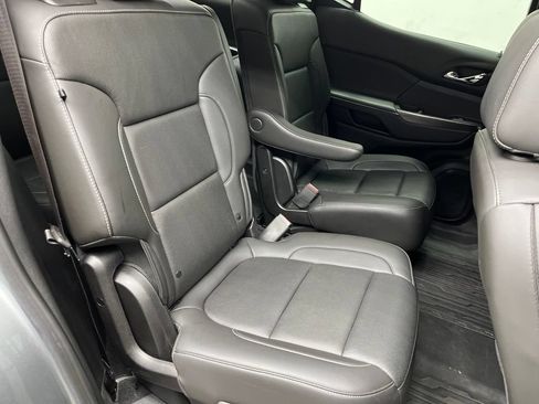 Used 2023 GMC Acadia SLT w/ Elevation Edition FWD image 21