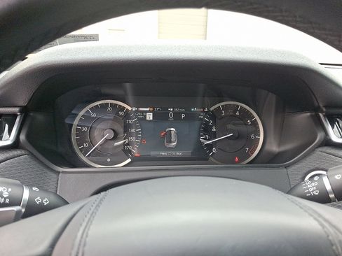 Used 2023 Land Rover Range Rover Velar R-Dynamic S image 20