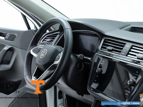 Used 2023 Volkswagen Tiguan SE image 34