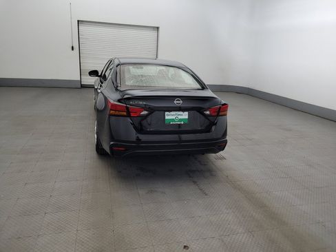 Used 2024 Nissan Altima 2.5 S FWD image 6