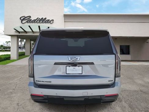 New 2026 Cadillac Escalade ESV Platinum Sport w/ LPO, ONYX Package AWD/4WD image 4