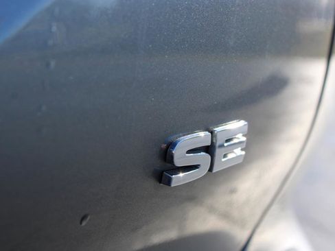 Used 2024 Mitsubishi Outlander SE Black Edition image 7