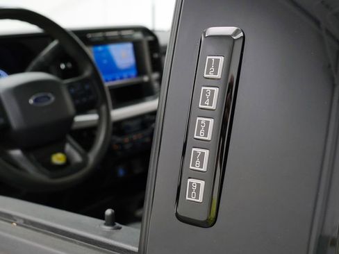 Used 2023 Ford F250 XLT AWD/4WD image 14