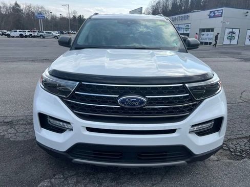 Used 2020 Ford Explorer XLT w/ Equipment Group 202A image 13