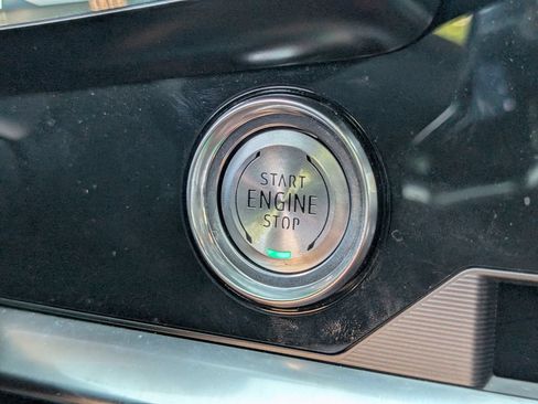 Used 2024 Chevrolet Corvette Stingray Convertible RWD image 31