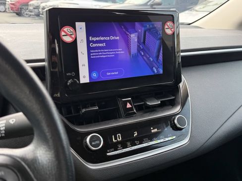 Used 2025 Toyota Corolla LE FWD image 33
