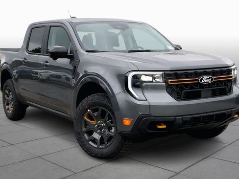 New 2025 Ford Maverick Tremor image 2