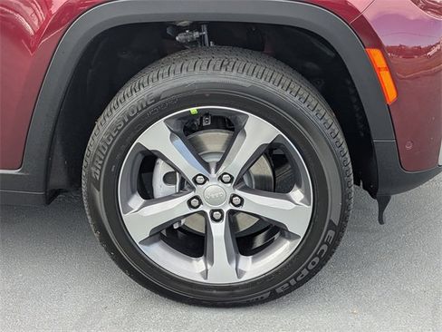 New 2026 Jeep Grand Cherokee Limited image 11