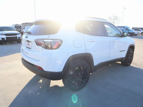New 2026 Jeep Compass Latitude image 20