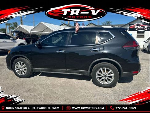 Used 2020 Nissan Rogue SV FWD image 13