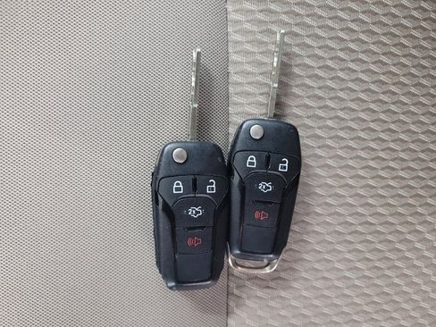 Used 2023 Ford Explorer 4WD image 32