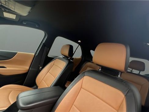 Used 2018 Chevrolet Equinox Premier image 22
