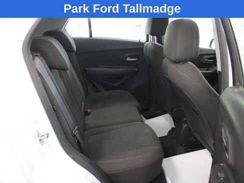 Used 2018 Chevrolet Trax LS AWD/4WD image 25