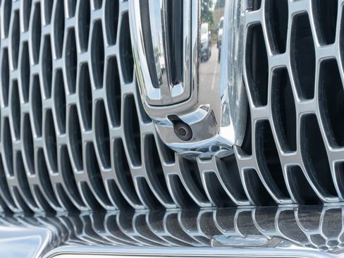 Used 2019 Lincoln Navigator Select w/ Technology Package RWD image 7