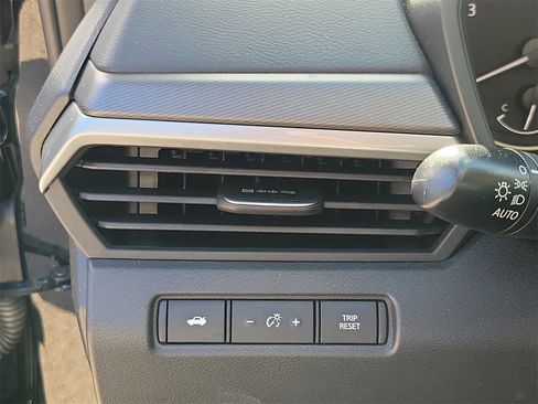 Used 2025 Nissan Altima 2.5 SR image 31