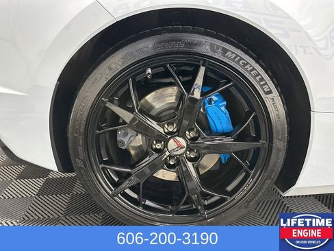 Used 2021 Chevrolet Corvette Stingray Premium Conv w/ Z51 Performance Package image 13