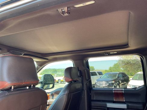 Used 2018 Ford F150 King Ranch w/ Equipment Group 601A Luxury AWD/4WD image 8