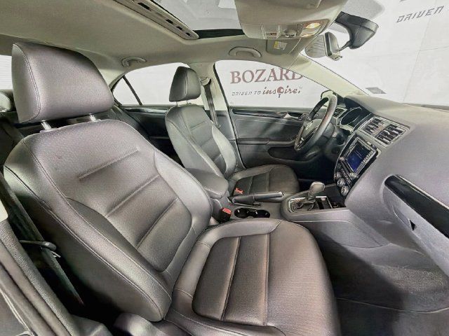Used 2017 Volkswagen Jetta SEL FWD image 32