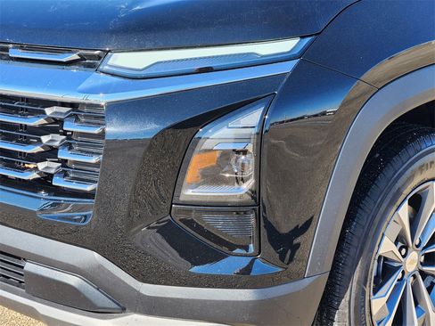 Used 2026 Chevrolet Equinox LT w/ Convenience Package II image 9