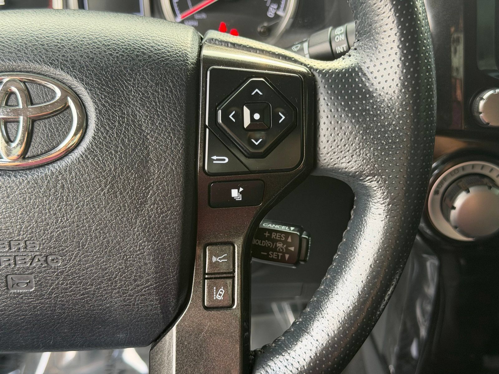 Used 2024 Toyota 4Runner TRD Off-Road Premium w/ TRD Black Wheel Package (TMS) AWD/4WD image 17