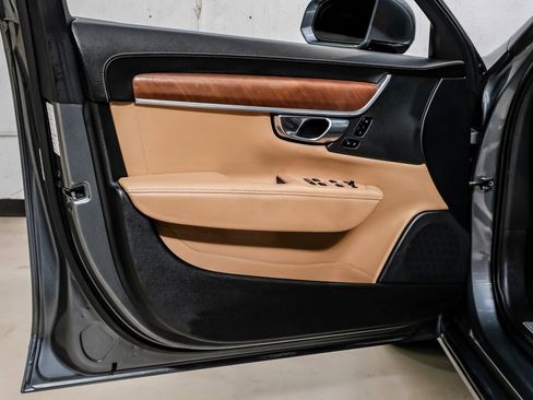 Used 2017 Volvo S90 T6 Inscription w/ Vision Package image 54