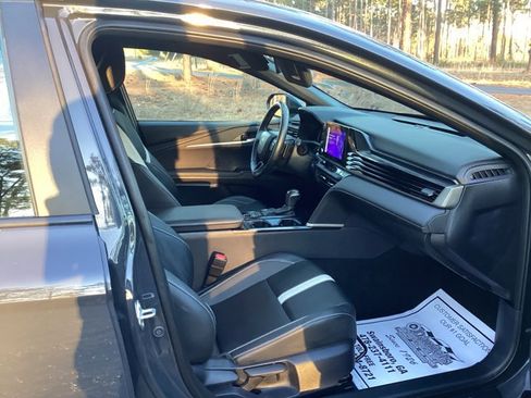 Used 2025 Toyota Camry SE image 12