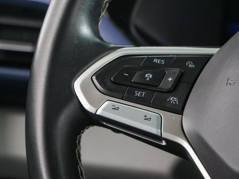 Used 2023 Volkswagen Taos SE w/ Panoramic Sunroof Package AWD/4WD image 13