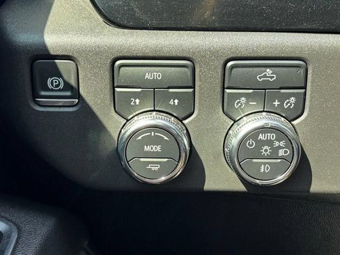 Used 2025 GMC Sierra 1500 Elevation AWD/4WD image 9